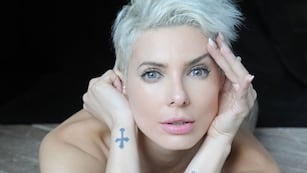 Tamara Bella posó con un body transparente negro y encandiló a sus seguidores.