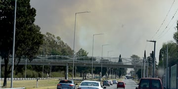 Fuego en Córdoba, por múltiples incendios. Qué dice el pronósitico extendido (José Gabriel Hernández / La Voz).
