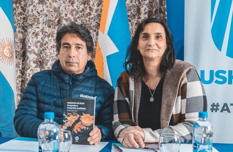 Presentaron el libro “Imagen de las Islas. Perspectiva y prospectiva académica”