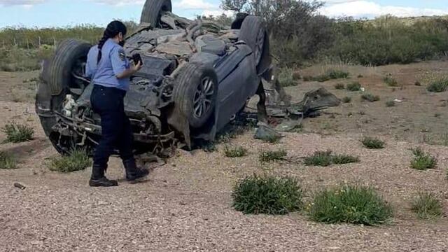 Una Grand Cherokee volcó en la ruta 144. Gentileza Media Mendoza