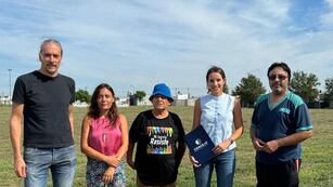 Concejales del PJ junto a vecinos del barrio Mora