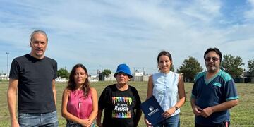 Concejales del PJ junto a vecinos del barrio Mora