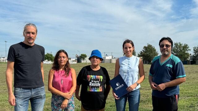 Concejales del PJ junto a vecinos del barrio Mora