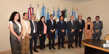 Los vicegobernadores de las diez provincias del NOA y el NEA componen la conducción del Parlamento del Norte Grande.