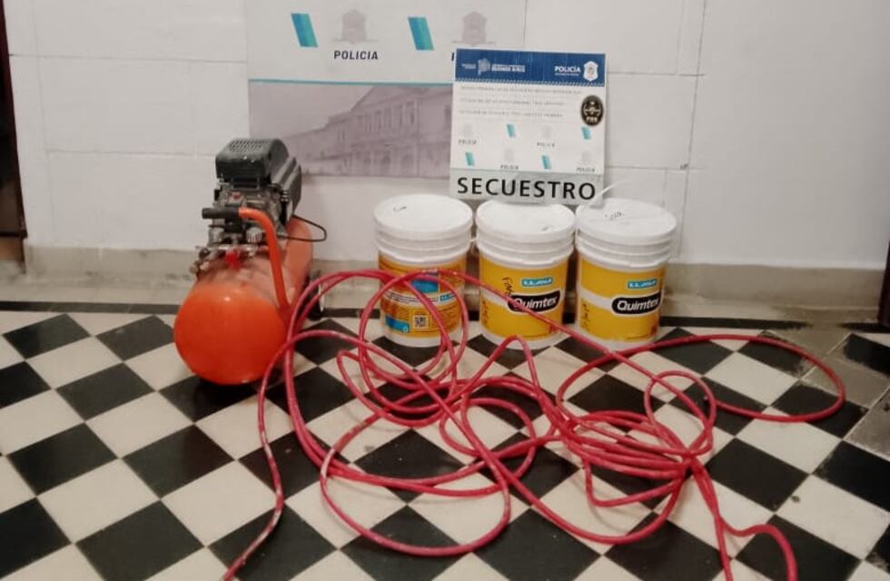 Hallan un compresor abandonado en la vía pública y buscan a su dueño