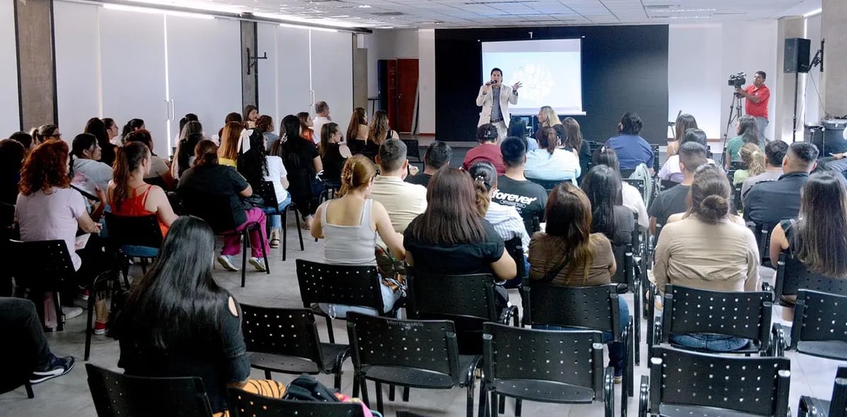 Operadores jujeños de las líneas 102, 107 y 911 fueron capacitados en protocolos de procedimiento y actuación ante identificación y denuncia de casos de grooming.