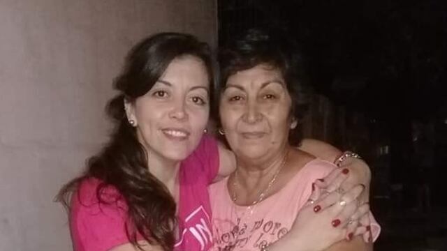 Marcela junto a su madre Estela, ambas contagiadas de coronavirus. Diario La Provincia SJ.