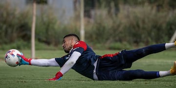 El mendocino fue reemplazado en el minuto 12 del primer tiempo por un problema en la rodilla.