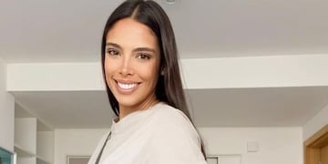 Maypi Delgado volvió a posar frente al espejo y en ropa interior.