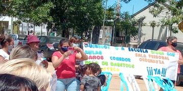 Abrazo Solidario en Concordia.