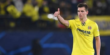 Gio Lo Celso jugando para el Villarreal por Champions League