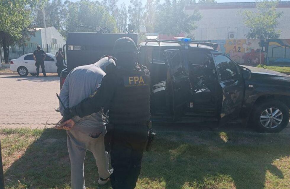 Córdoba: detuvieron a un hombre que hacía delivery de drogas a metros de una escuela