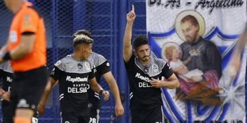 Con gol de Coronel, el Lobo se impone como visitante al Fortín.