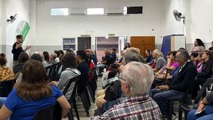 Gran participación ciudadana en el taller de Huerta, frutales y compostaje