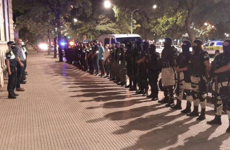 Operativo Felices Fiestas: la Policía supervisa el control del Pase Sanitario