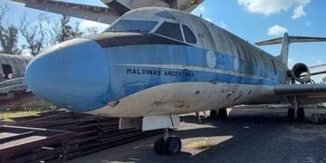 El avión Fokker F-28 que quieren trasladar a la localidad cordobesa de Oliva, donde se encuentra el museo nacional de Malvinas.
