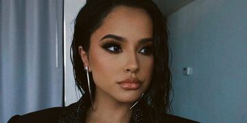 Becky G deslumbra a sus fans de todo el mundo.