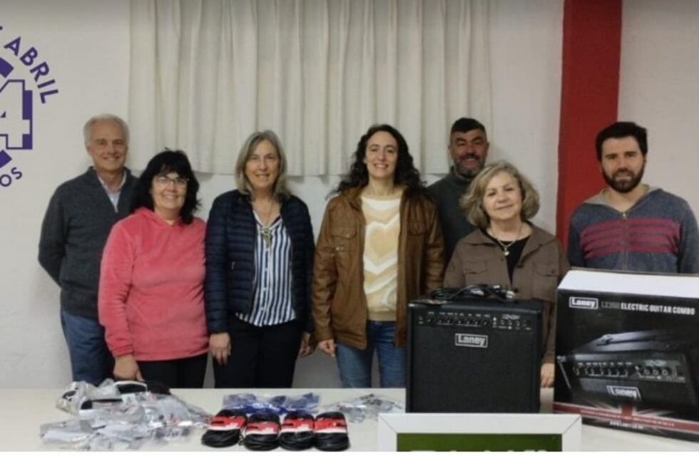 La Comisión de Damas del Club 24 de Abril donó más de 1 millón de pesos al Conservatorio de Música de Tres Arroyos