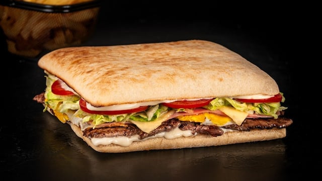 El local propone prepararte un lomito en sólo 3 minutos y, si no lo logran, te lo regalan.