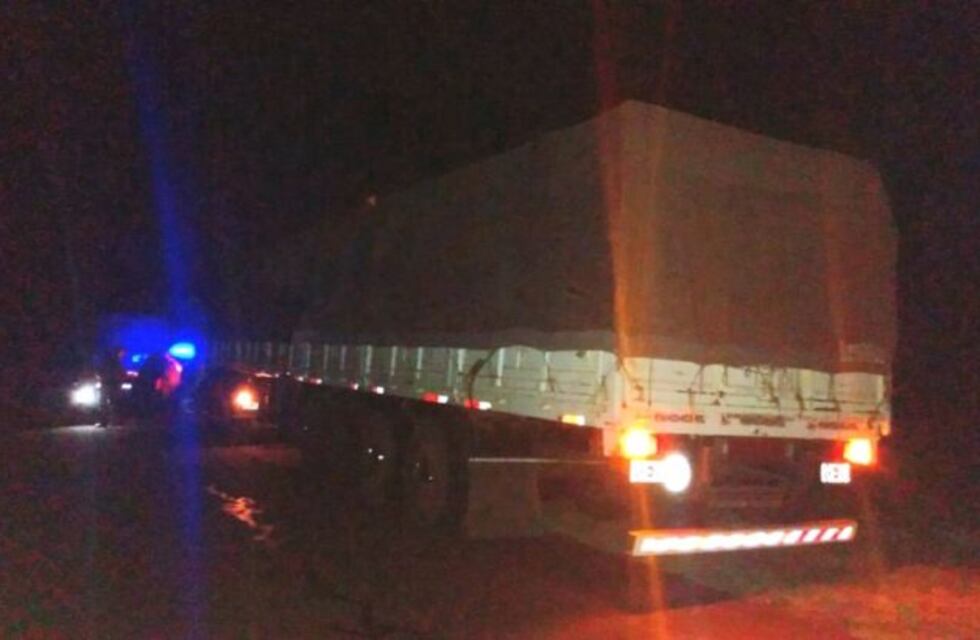 Detuvieron nuevamente a dos camiones con transporte de soja no declarada