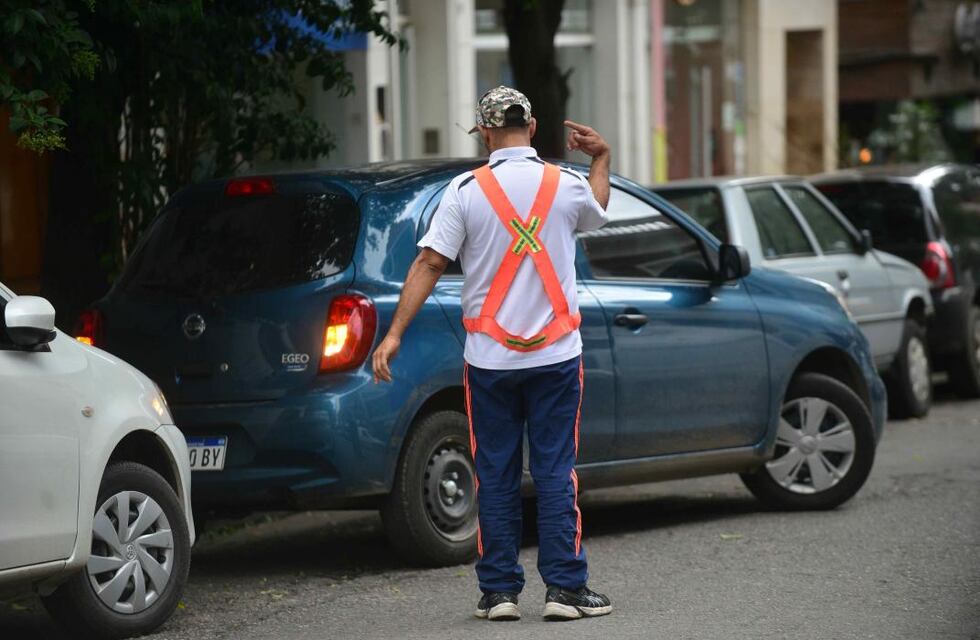 Piden prohibir a los ‘naranjitas’ en Córdoba: “Este círculo vicioso se tiene que terminar”