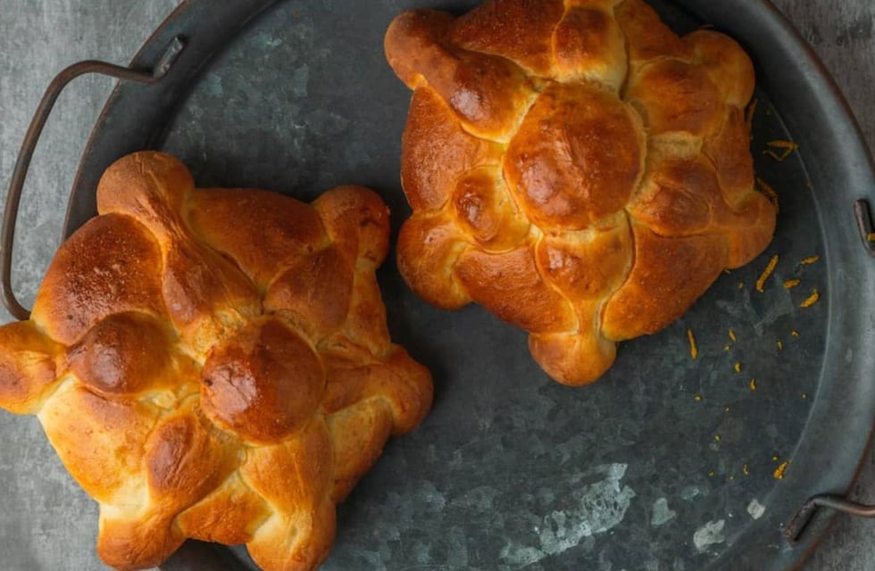 Cómo cocinar el Pan de Muerto, la comida tradicional para festejar el Día de Muertos