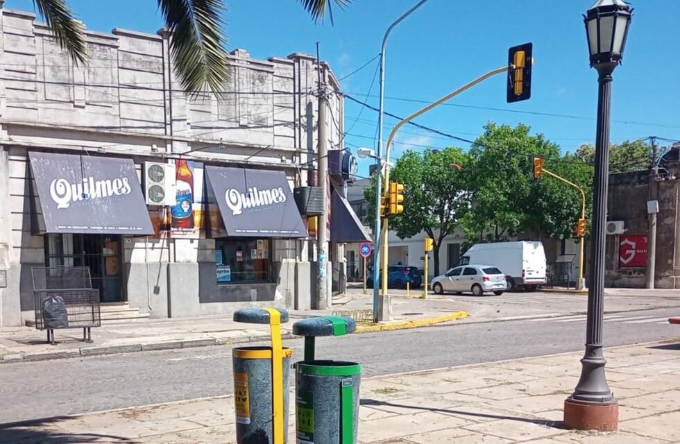 Colocaron 16 pares de basureros en diferentes lugares de la ciudad