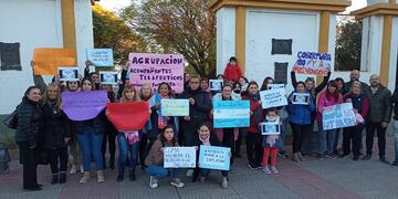 Los acompañantes terapéuticos de Punta Alta se unen para luchar por sus derechos