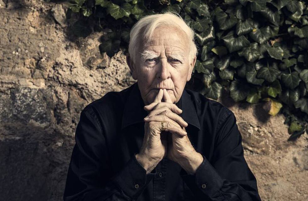 El escritor británico John le Carré murió a los 89 años