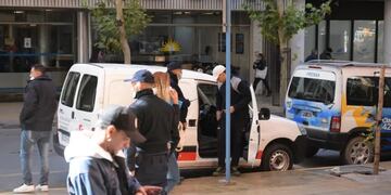 La víctima había dejado el auto abierto.