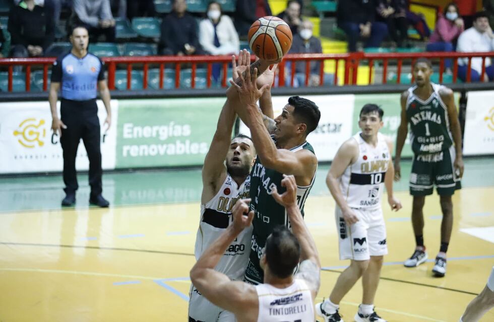 Atenas no pierde la fe y superó a Olímpico