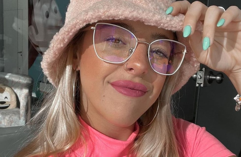 El outfit total white con el que Nati Jota cerró el 2022 y rompió la noche