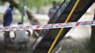 Joven de 14 años falleció al apoyarse en un poste de alumbrado en una plaza de Alto Alberdi.