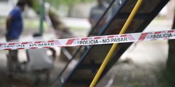 Joven de 14 años falleció al apoyarse en un poste de alumbrado en una plaza de Alto Alberdi.