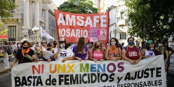 Organizaciones sociales, políticas y sindicales encabezaron la procesión desde la Plaza San Martín. (@teleferosario)