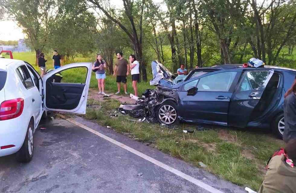 Córdoba: siete heridos y un milagro, en un choque frontal en la ruta C-45