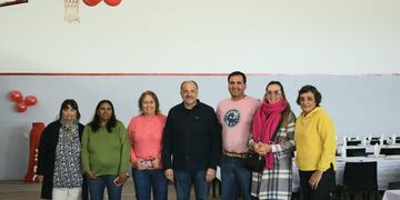 Pablo Garate entregó subsidio al Club Alumni de Orense