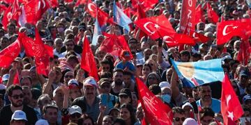 Masiva protesta en Estambul contra la presidencia de Erdogan.