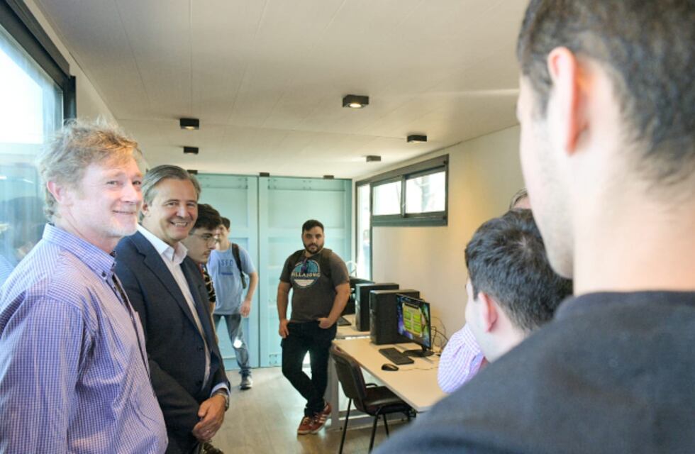 Adán Bahl inauguró el Fablab, un espacio para emprendedores tecnológicos