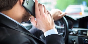 La Policía de Mendoza labró 2.849 actas viales a condoctores que usaban el celular mientras transitaban por calles y rutas. Gentileza