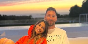 La romántica postal de Lionel Messi y Antonela Roccuzzo en Ibiza.