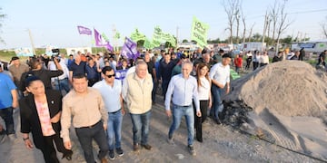 El gobernador Jaldo y el vicegobernador Acevedo recorrieron las obras que marcan un hito en infraestructura habitacional.