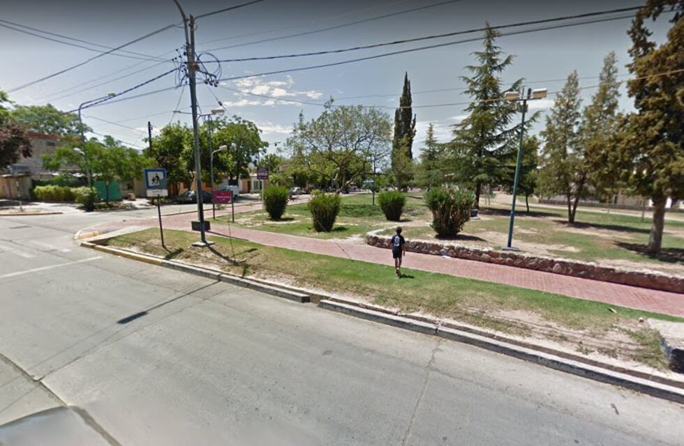 Un joven fue baleado en el abdomen y en los muslos en una plaza de Godoy Cruz