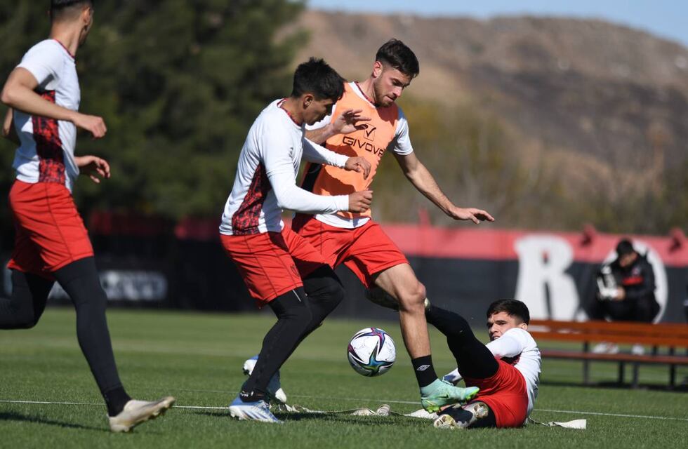 Newell’s prepara dos cambios para jugar con Talleres por Copa Argentina