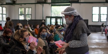 Comenzaron a vacunar a embarazadas en Santa Fe