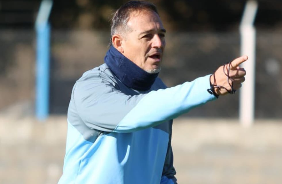Racing: en el inicio de su segundo ciclo, Hernán Medina cambia el arquero