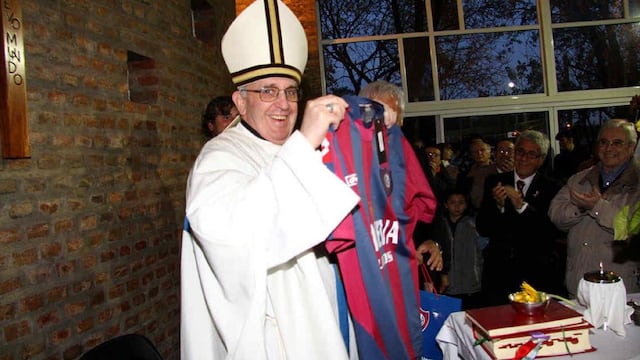 Bergoglio, socio de San Lorenzo. (Foto: DyN)