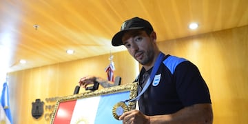José Augusto Torres Gil regresó a Córdoba, pero vuelve a París para portar la bandera.