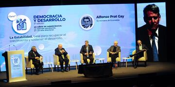 Nueva edición del ciclo “Democracia y Desarrollo” que organiza Clarín que abordará los desafíos económicos que afrontará quien se imponga en las próximas elecciones presidenciales. (Federico Lopez Claro/La Voz)