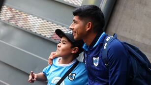 La empatía de Diego Fores López con el público es una expresión de que "en el corazón de Gimnasia y Esgrima de Jujuy, late una conexión profunda entre el equipo y su hinchada".